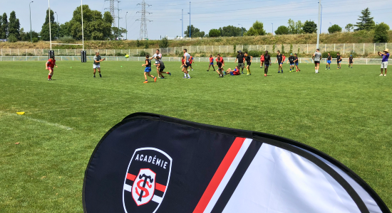 Groupe d'enfants lors de la colo rugby by tourlousain